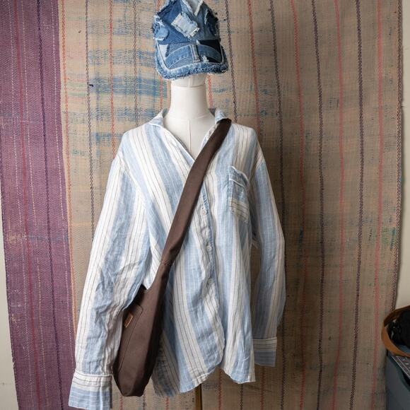 Upcycled handmade carhartt sling bag - Picture 3 of 6